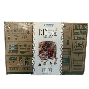 Robotime Rolife Sam’s Study DIY Miniature House Kit DG102 Wood LED New Sealed